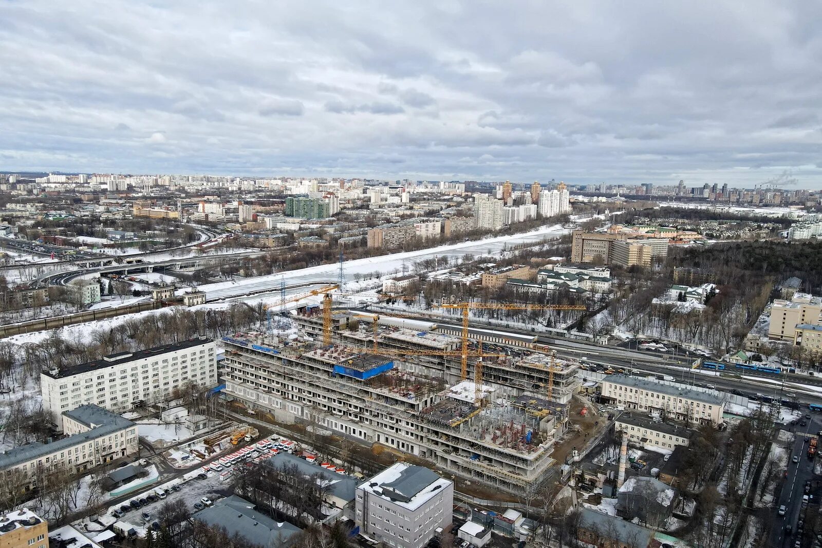 Волоколамка 1 сайт. Больница 1 Волоколамское шоссе. ИКБ 1 Волоколамское шоссе 63. Инфекционная больница 1 Волоколамское шоссе. Стройка на Волоколамском шоссе 63.