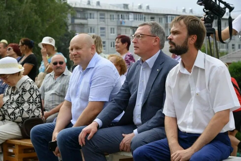 Новости береговое. Глава поселка Челюскинец. Сын губернатора Омска.