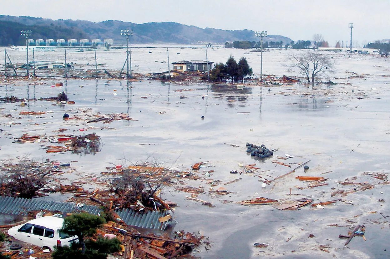 суматра 2004 землетрясение и цунами. землетрясение тохоку 2011. ущерб от цунами. землетрясение в хонсю 2011. цунами япония 2005.