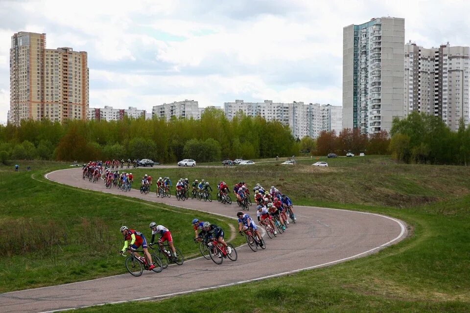 Погода в крылатском сегодня. Крылатские холмы велотрасса. Крылатское Олимпийская велотрасса. Трасса Крылатские холмы велотрасса. Велотрек Крылатское парк.