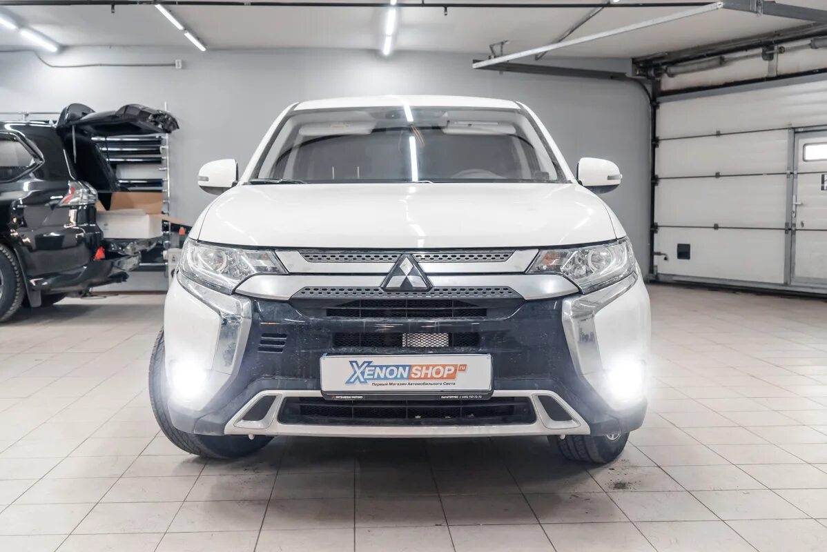 Противотуманные фары mitsubishi outlander. ПТФ led Mitsubishi Outlander 3. Mitsubishi Outlander 3 Рестайлинг. Митсубиси Аутлендер 3 Рестайлинг 3. Outlander 2020 ПТФ.