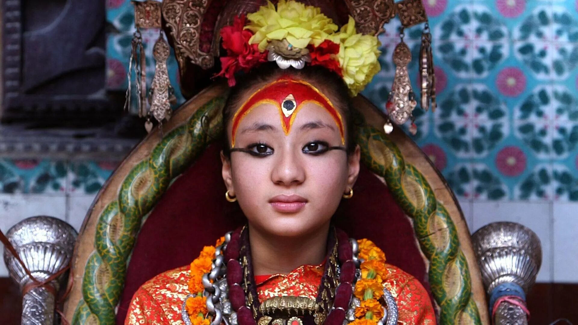 Принцесса непала. Кумари Деви богиня. Кумари богиня Непала. Матина Шакья Кумари. Принцесса Кумари Непал.
