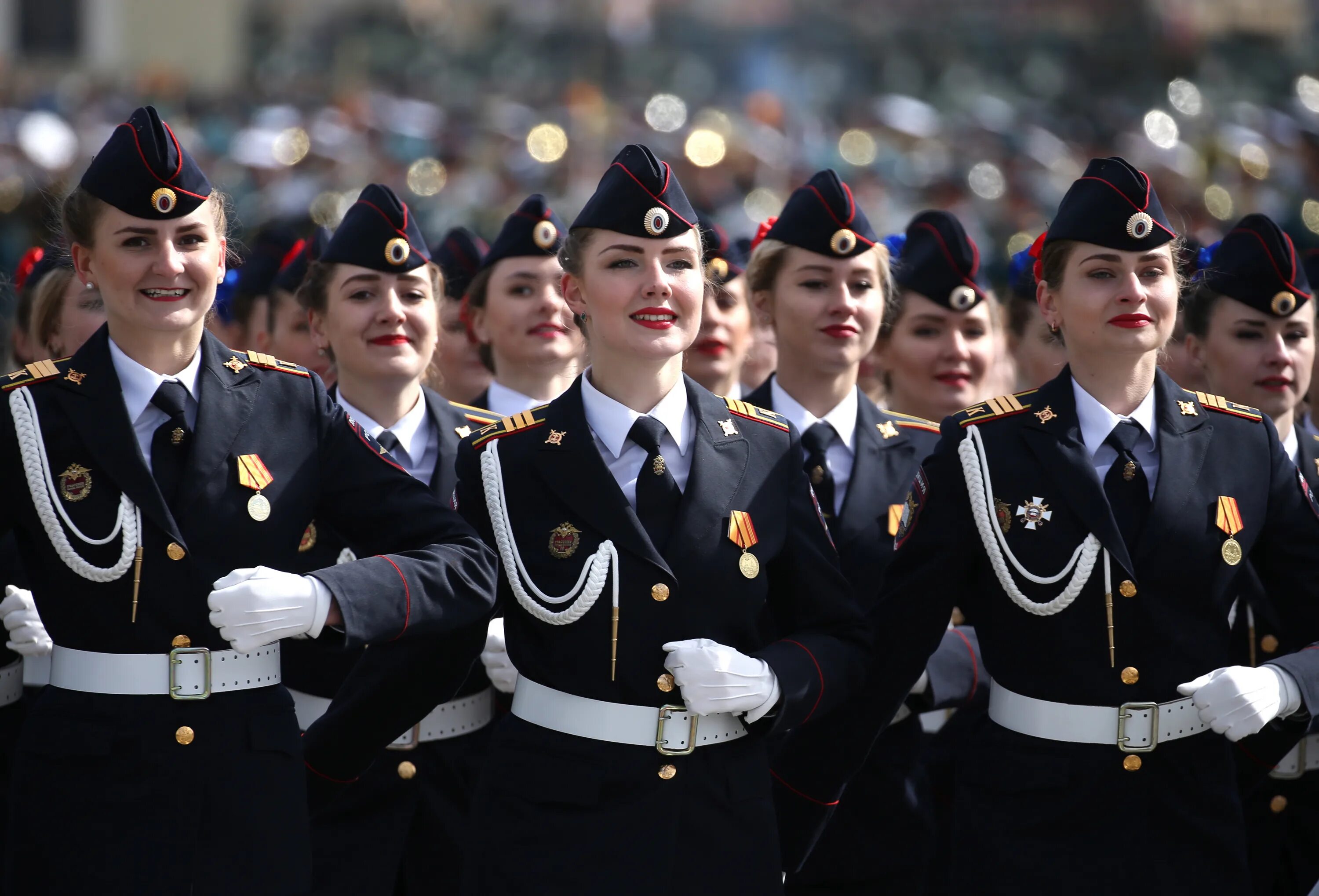 Женщины в погонах. Девушки защитники Отечества. Военная женская форма. Женщины на службе Отечеству. Работа в погонах