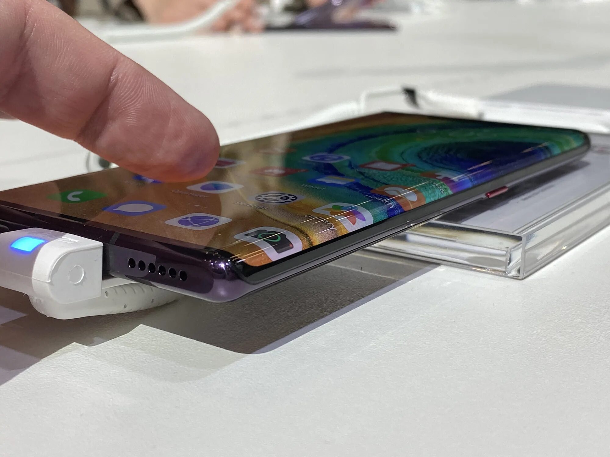 Экран галакси ультра. Самсунг s22 ultra. huawei mate 30 pro экран водопад. экран самсунг с 21 ультра. samsung galaxy s21 ultra экран.