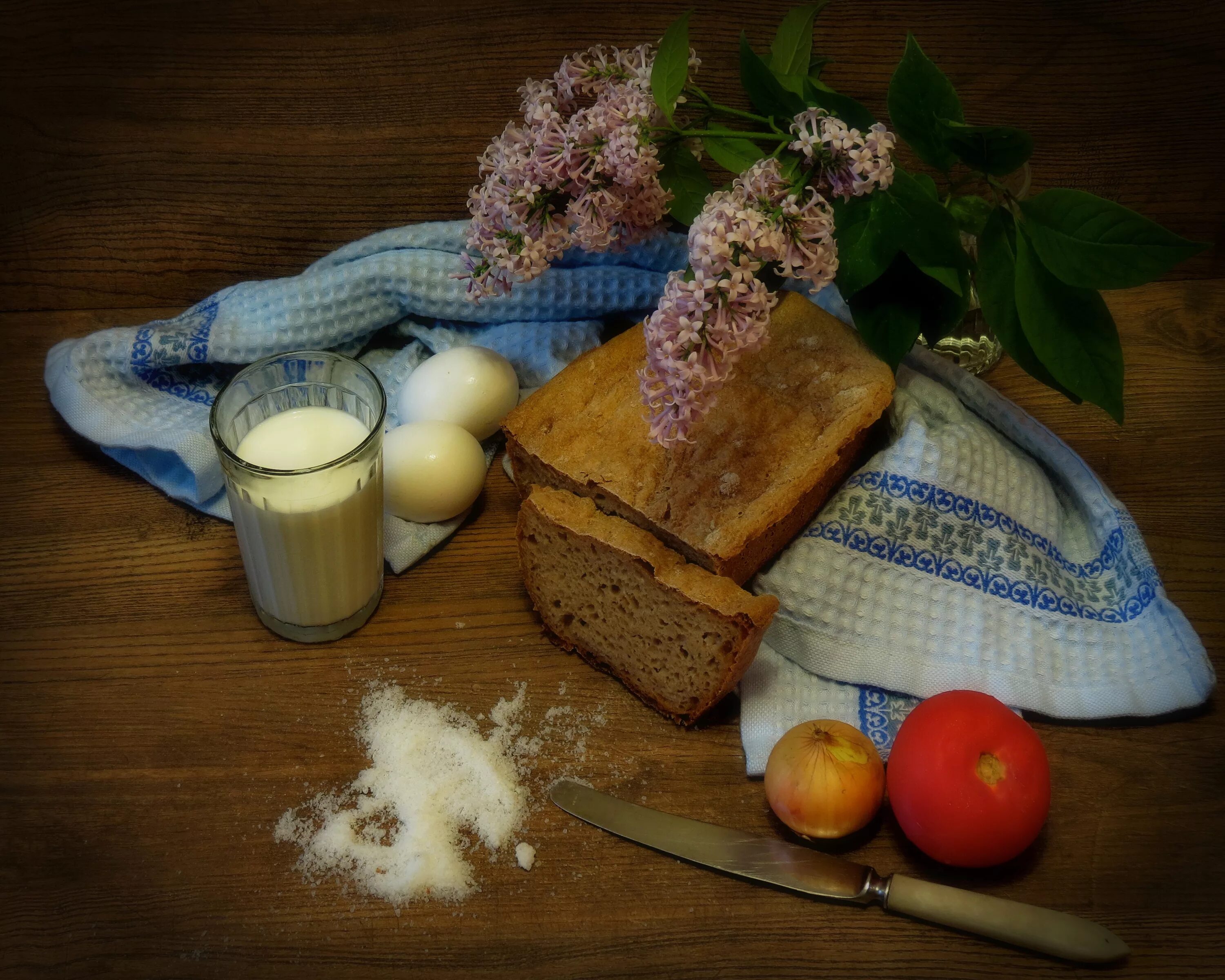Хлеб молоко питание. Натюрморт с едой. Натюрморт завтрак. Натюрморт с хлебом. Натюрморт деревенский завтрак.