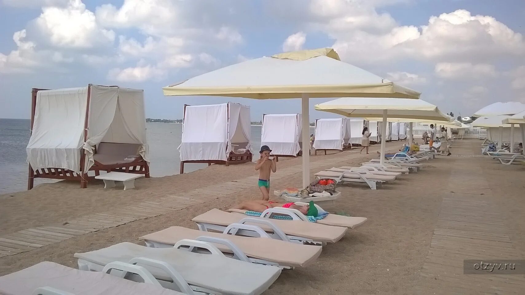 евпаторий берег евпатория лазурный. евпатория крым лазурный берег пляж. евпатория пляж лазурный. лазурный пляж евпатория. евпатория крым лазурный берег пляж.