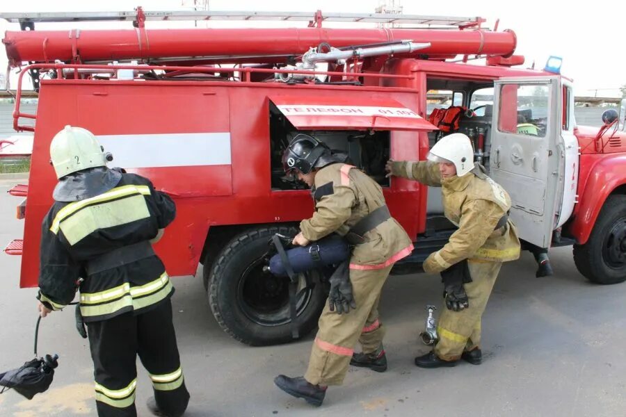 Капитальный ремонт пожарных автомобилей. Пожарная часть Орел. Раздольное пожарная. Пожарная охрана Орловской области. Орловские пожарные.