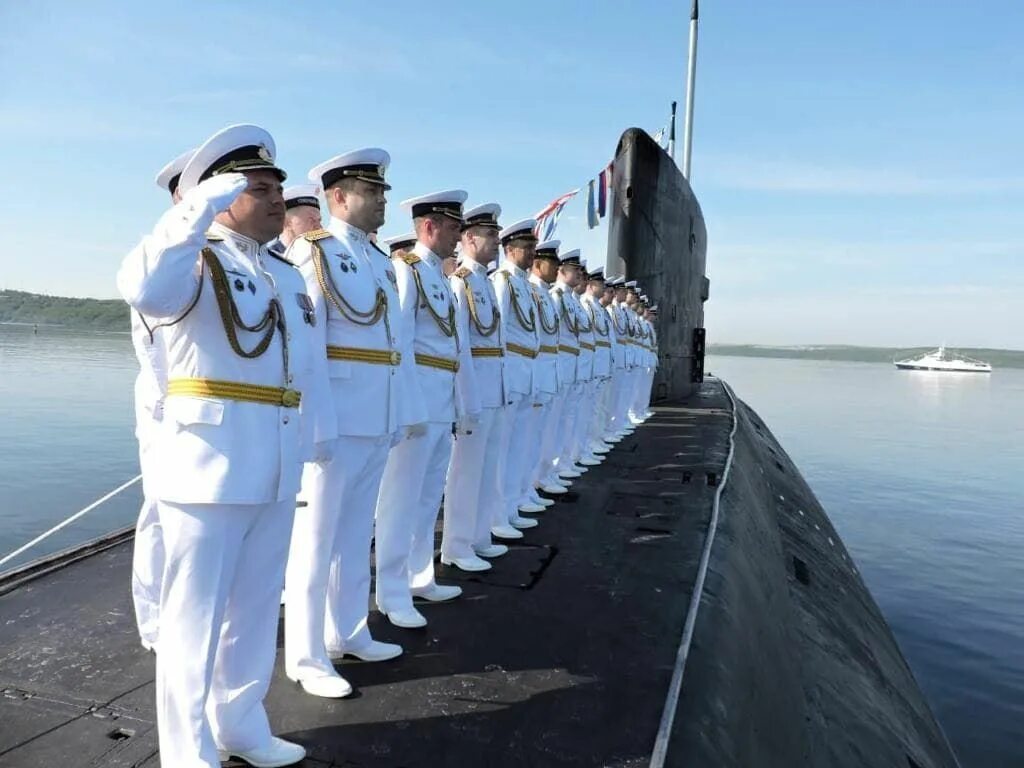 День моряка-подводника ВМФ России. Форма подводников ВМФ РФ. Моряки подводники России. Моряки на подводной лодке. День морского подводника