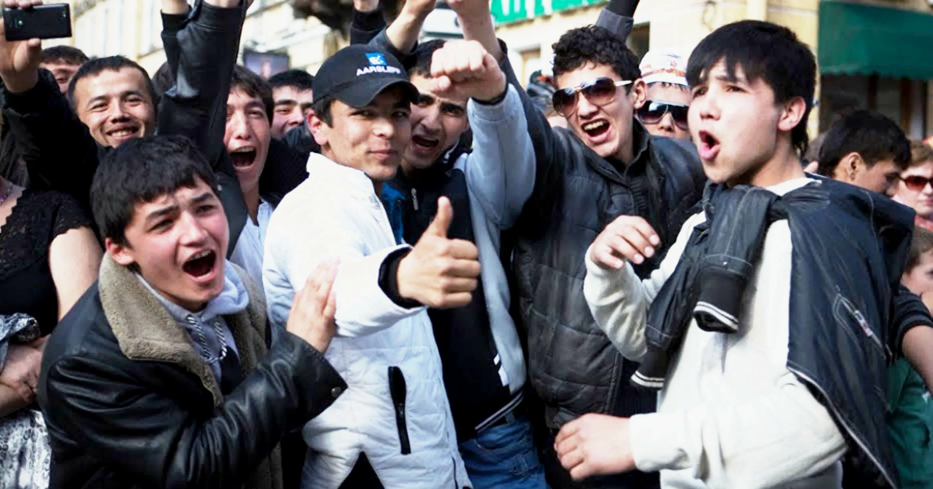 Таджик сидит. Брукс побег из шоушенка. Вражда таджиков. Мигранты кыргызстана. Вражда таджиков.