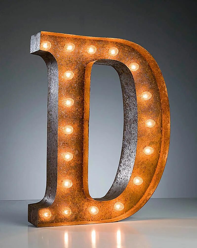 Фото необычной буквы. Объемные буквы. Объемная буква d. Красивые объемные буквы. Необычная буква d.