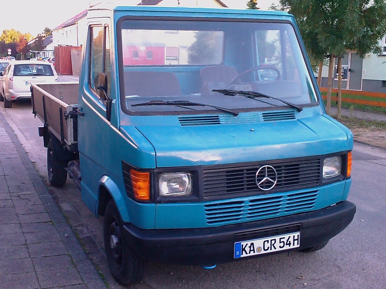 Купить мерседес т2. Мерседес т1 210d. Mercedes Benz t1 бортовой. Мерседес Бенц т1 пассажирский. Мерседес Бенц т1 бортовой.