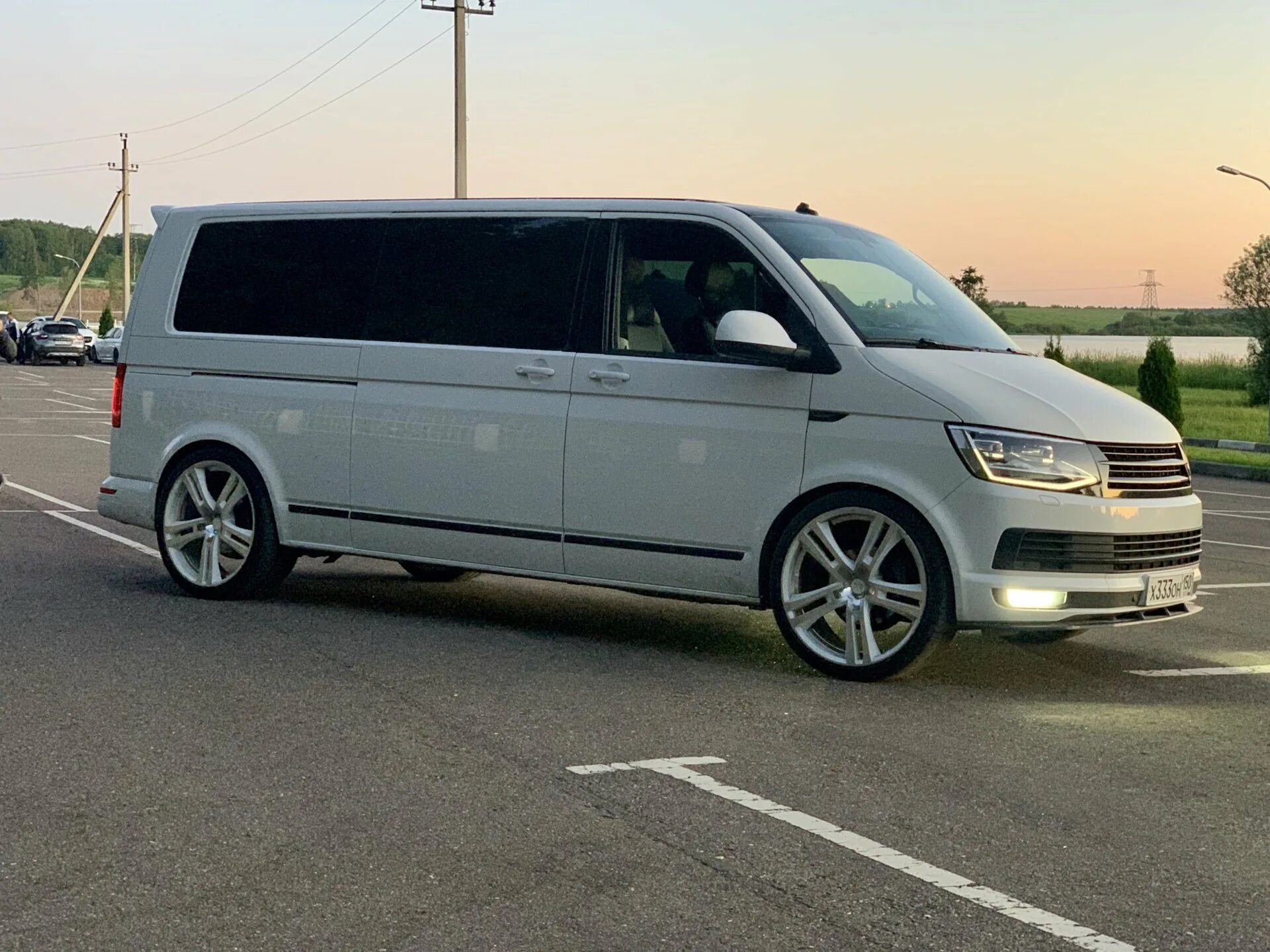 Т 6 2014. Tuning VW Caravelle t6. Фольксваген Каравелла 2021. Фольксваген Каравелла 6.1. Volkswagen Caravelle t6 белый.