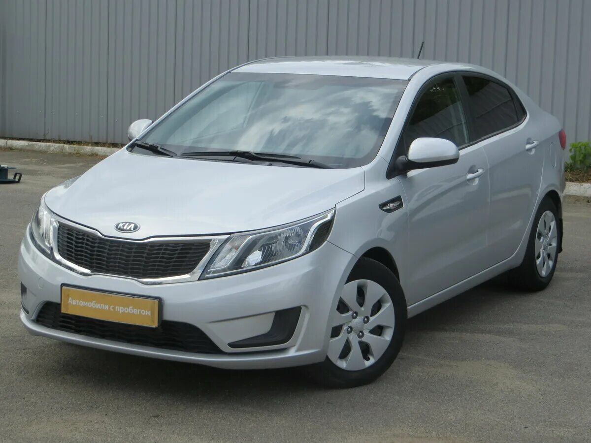 Купить авто с пробегом кия рио. Kia Rio III 2014. Kia Rio 2014. Kia Rio 2014 седан. Kia Rio 1.4 МТ 2014.