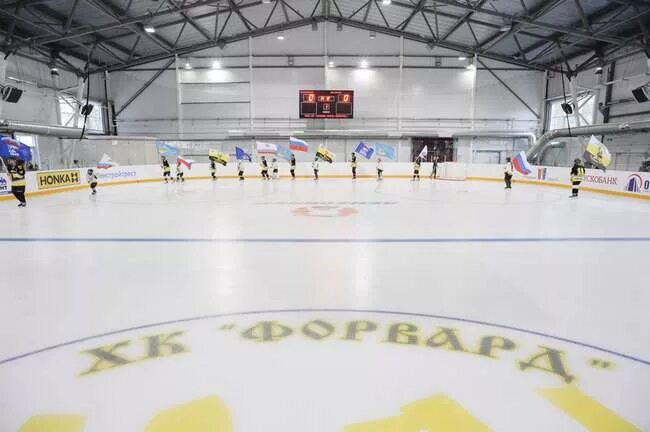 Форвард лодейное. Ледовая арена лодейное поле. ледовая арена форвард лодейное. ледовый дворец лодейное поле. лодейное поле каток ледовый форвард.