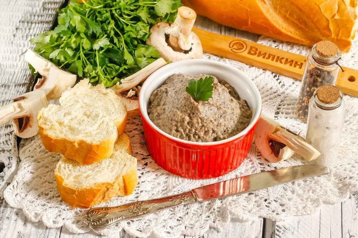 Паштет с грибами куриный рецепты. Грибной паштет. паштет из грибов. паштет из сыра и грибов. паштет из шампиньонов.