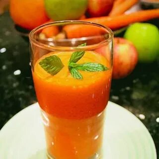 Сок из яблок моркови и апельсина