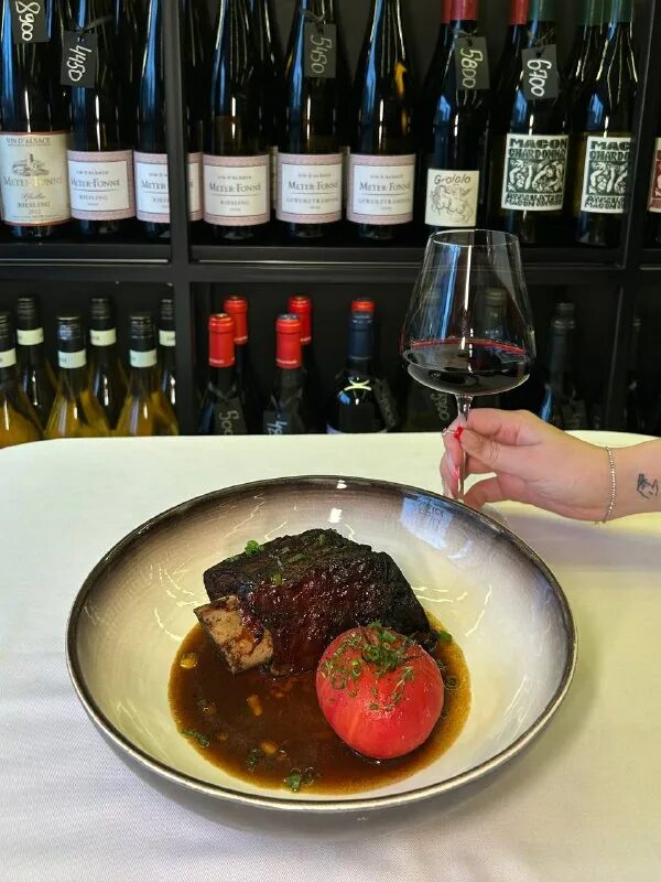 Ресторан грейп новинский бульвар. Ресторан grape wine & kitchen веранда. Grape wine kitchen. Grape wine kitchen. Lele kitchen and wine.