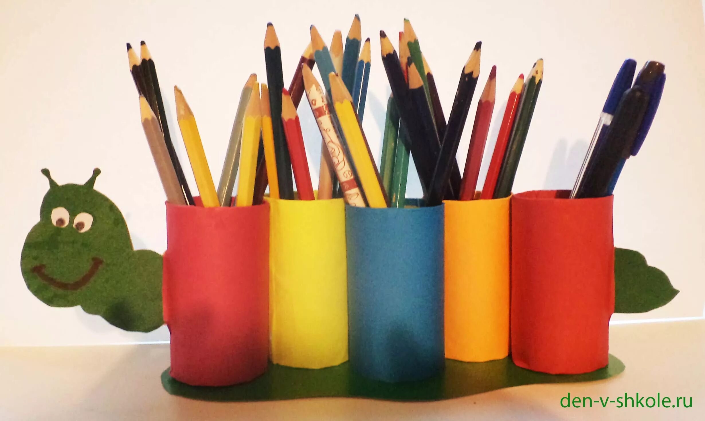 Подставка для карандашей из картона. Подставка для карандашей из втулок. Подставка для карандашей. Подставка для карандашей. Подставки длякарандаши.