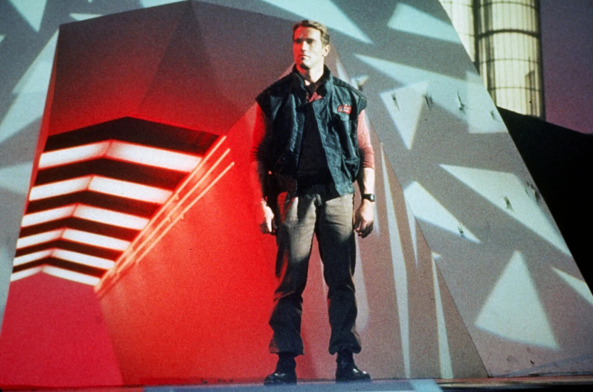 Бен ричардс бегущий человек. Арнольд шварценеггер бегущий человек 1987. Бегущий человек сюжет. Бегущий человек фильм 1987. Бегущий человек стивен кинг фильм.