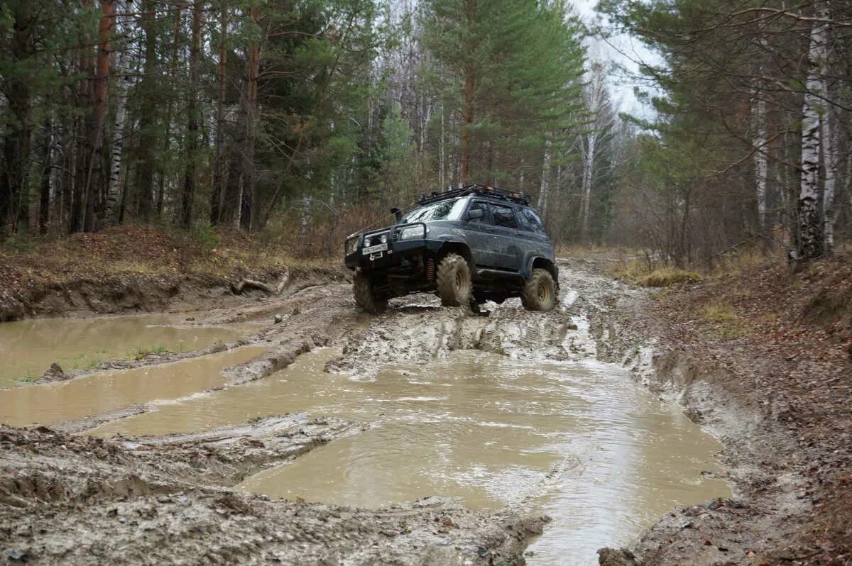 уаз патриот 2021 бездорожье. лучшие джипы для бездорожья. гонки бездорожье. российское бездорожье. бездорожье фото.