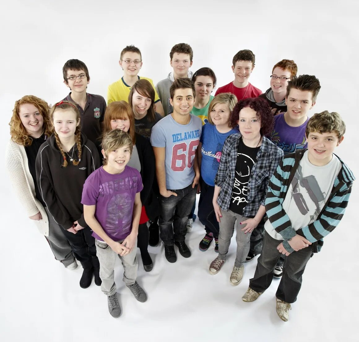 Создать школьную группу. Школьная фотосессия. Коллективная фотосессия. Ученики в классе. Работа в группах в школе.