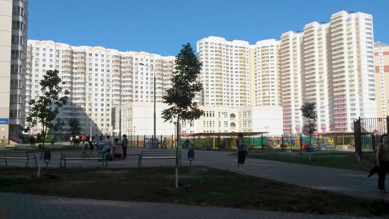Красная горка 37а пенза. Люберцы красная горка фото. Микрорайон красная горка люберцы. Красная горка 37. Красная горка 39.
