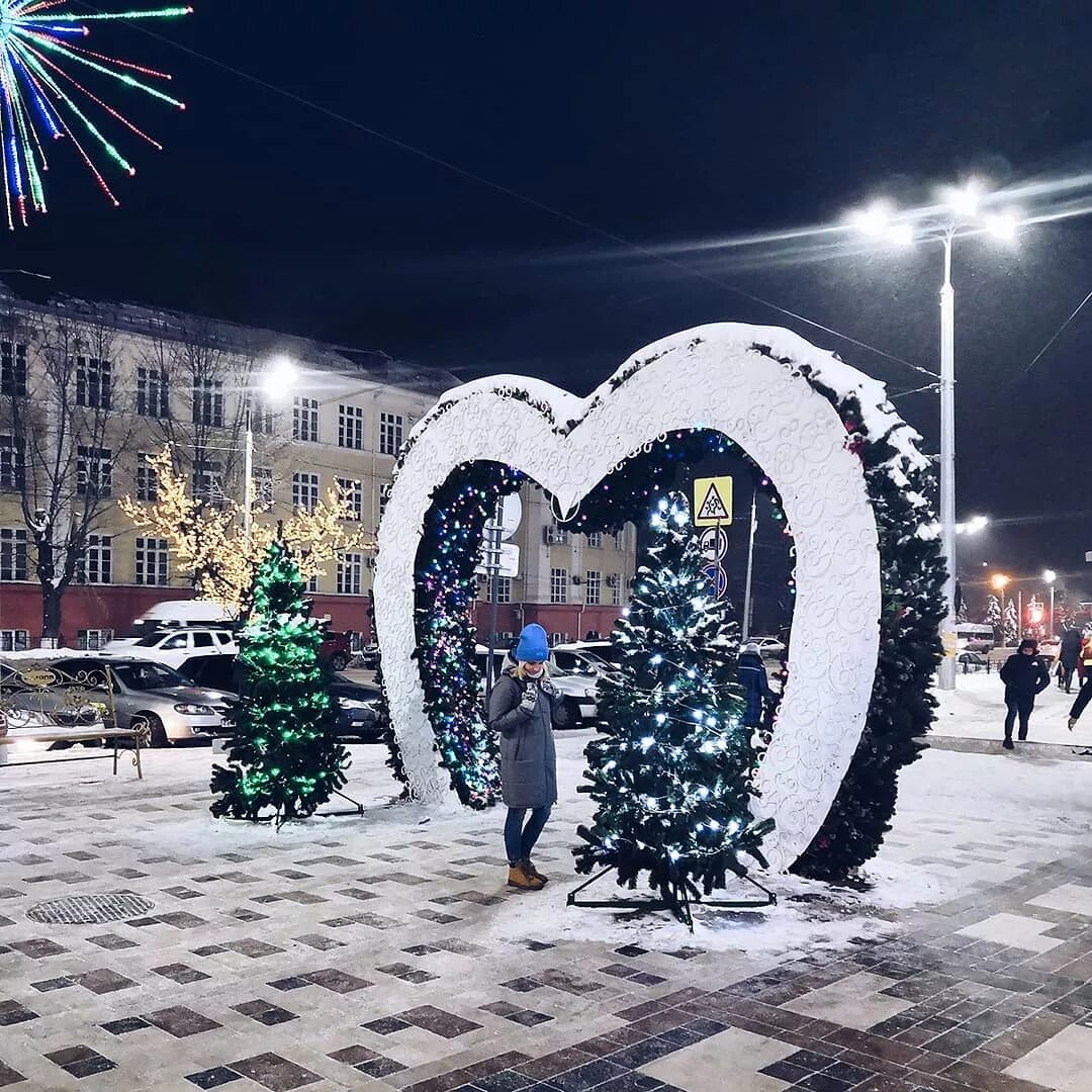 Погулять в курске. Ночной зимний Курск. Курск зимой. Курск зима достопримечательности. Город Курск зимой.