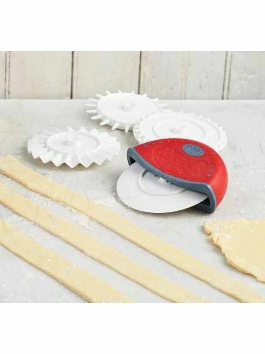 Сп теста. Тесто слоёное дрожжевое. Дрожжевое безопарное тесто. Тесто слоёное дрожжевое. Фигурный нож для теста.