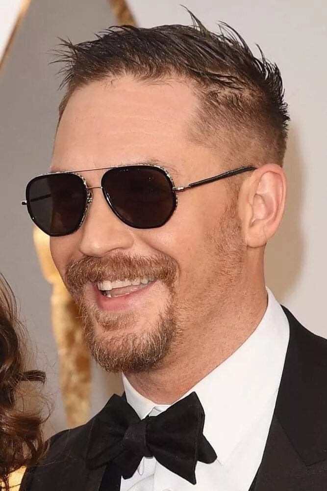 Очки тома харди. Tom Hardy Glasses. Харди в очках. Том Харди в очках. Tom Hardy очки.