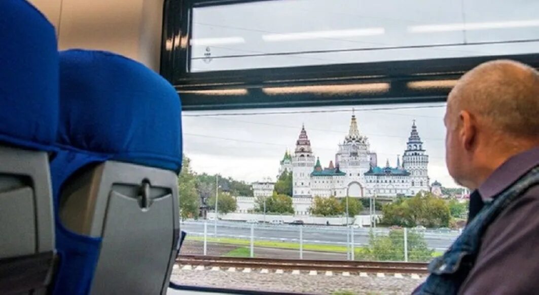 Краснодар-адлер электричка ласточка. Поезда мцк москва. Поезд ласточка внутри вагона. Поезд ласточка купе. Поезд ласточка окна.
