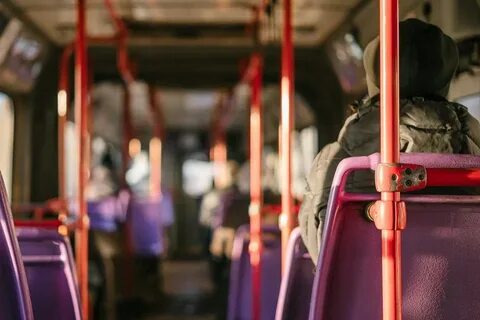 Не ездить в общественном транспорте