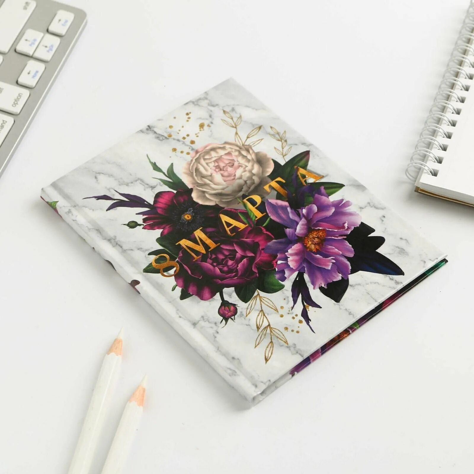 Блокнот на 8 марта. Блокноты с 8 марта с именами. Блокнот подарок на 8 марта. Блокнот а 8. Блокнот подарок на 8 марта.