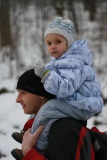 Папины плечи