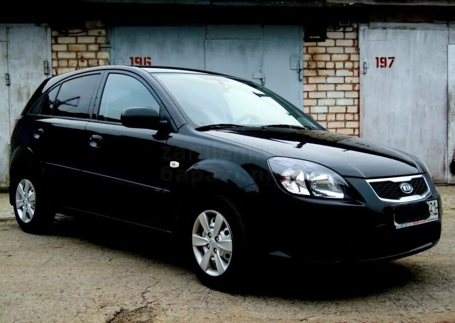 Купить шевроле чебоксары. Kia Rio 2010 черная. Киа Рио 2010чеонпя. Киа Рио 2010 черная хетчбек. Киа Рио Хэтчбэк черная 2008.