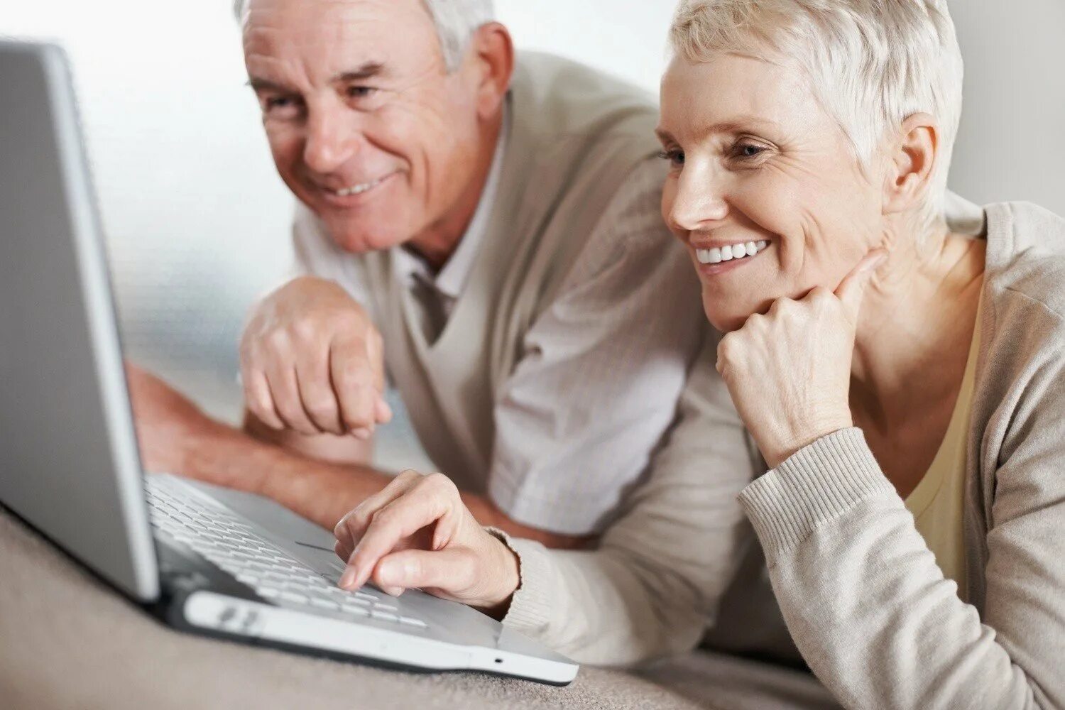 организация досуга пожилых людей. семья для пожилого. забота о пожилых. дом престарелых. консультирование пожилых.