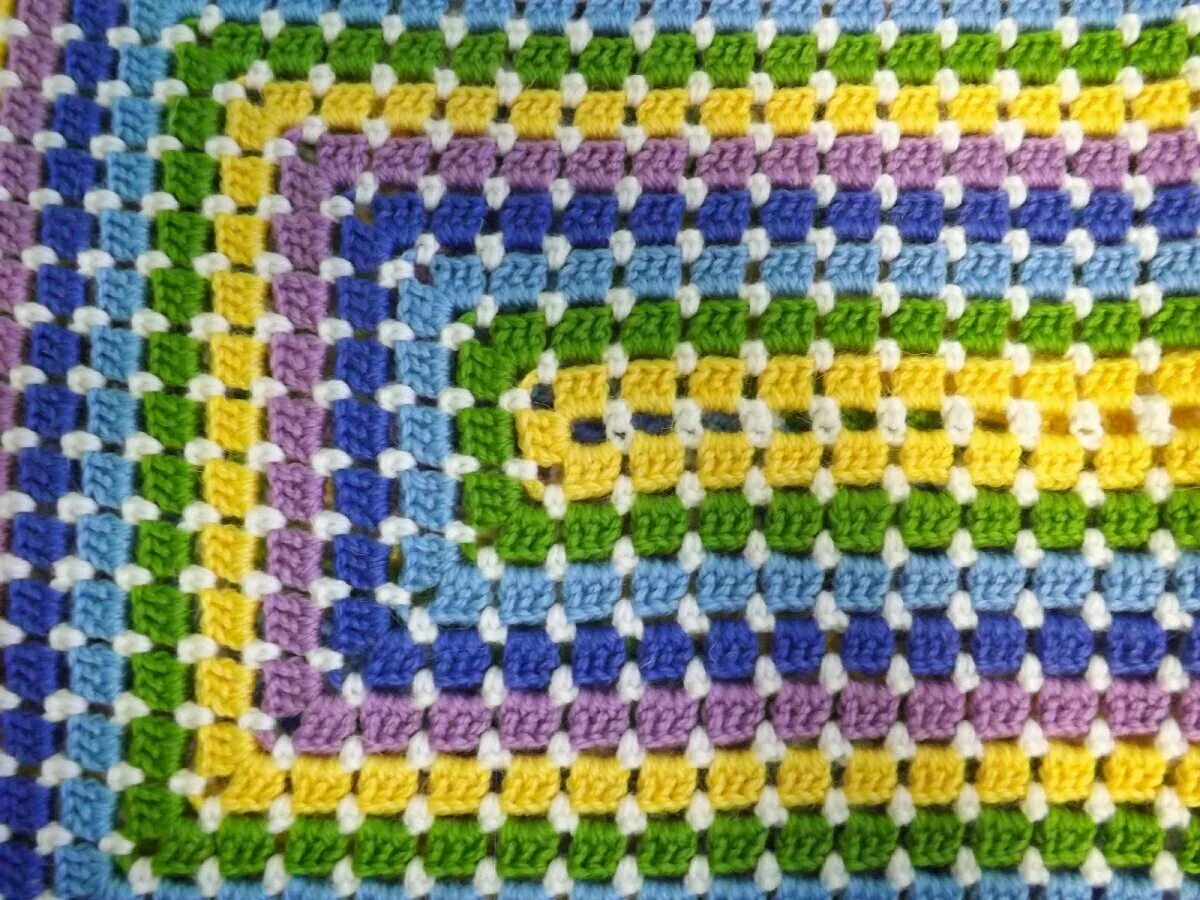 Прямоугольный коврик связанный крючком. Прямоугольный коврик крючком. Вязаный ковер. Вязание квадратного коврика из пряжи крючком. Вязание квадратного коврика из пряжи крючком.