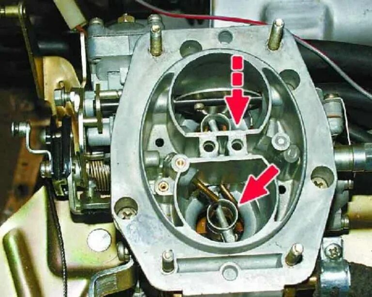 Двигатель не заводится карбюратор. Карбюратор Ока солекс. ВАЗ 2109 карбюратор заводится. ВАЗ 2109 карбюратор глохнет на горячую. ГАЗ на карбюратор ВАЗ 2109.