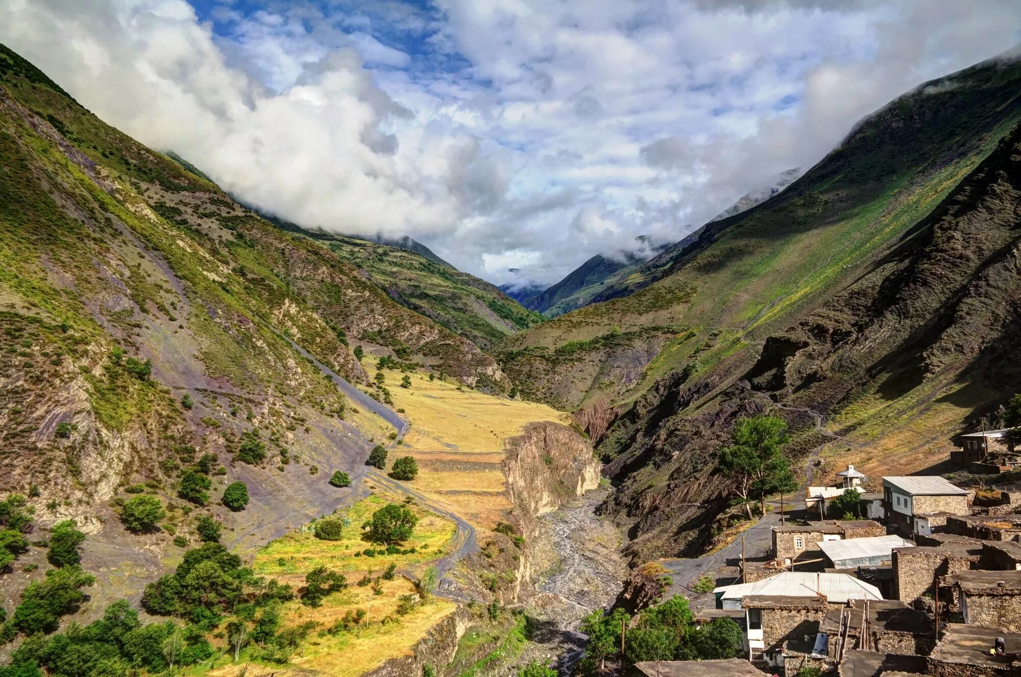 высокогорные села дагестана. село чох дагестан достопримечательности. высокогорные села дагестана. верхний батлух шамильского района. высокогорныйе села дагестан.