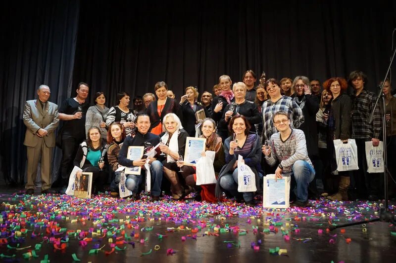 Театр дом актера омск. Дом актера артисты. Дом актера омск. А. Дом актера красноярск сцена.