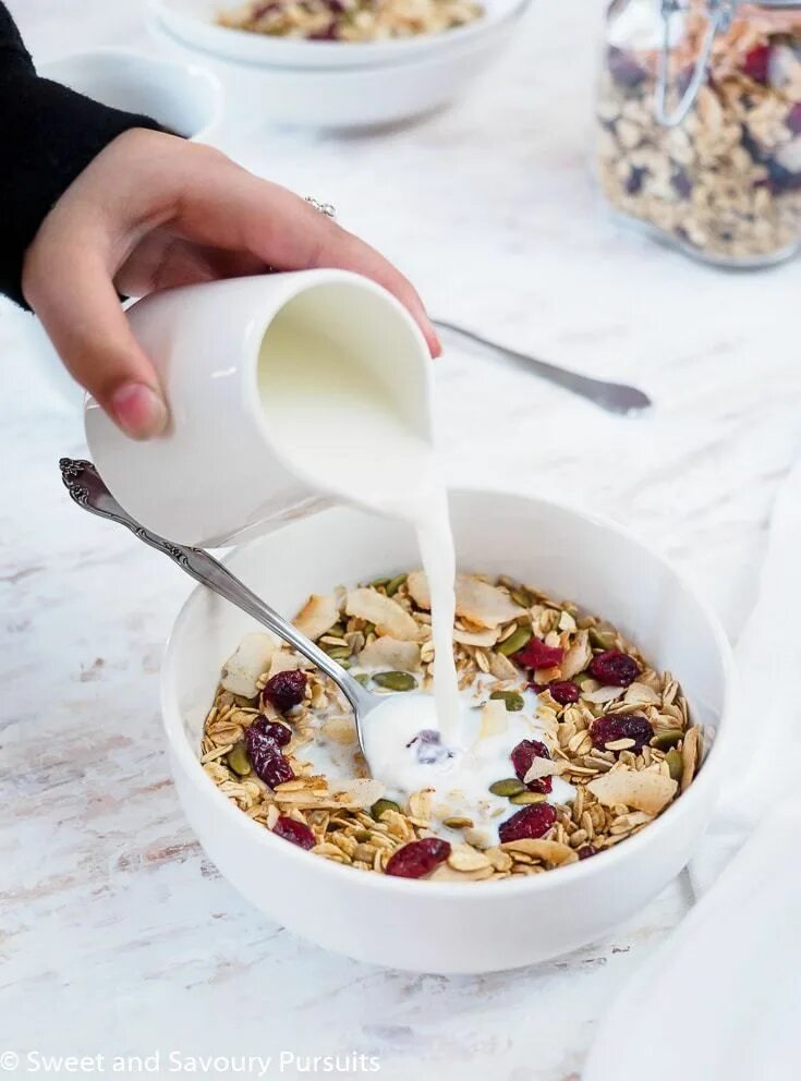 Правильное питание мюсли. Мюсли. Granola мюсли. Muesli завтрак. Мюсли для спортсменов.