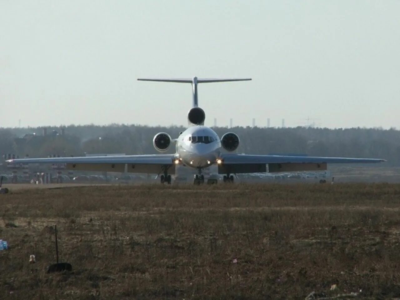 Полет на самолете уфа. Самолет Jakovlev Yak 42. Як-42 пассажирский самолёт. Як-42 двигатель. Як 42 посадка.