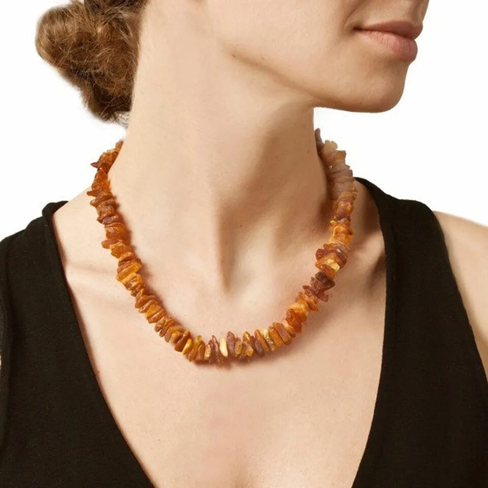 Бусы янтарь бусы 511030500201. Бусы янтарь черемисова. Крупные длинные бусы. Носить бусы из янтаря. Колье янтарь с чем носить.