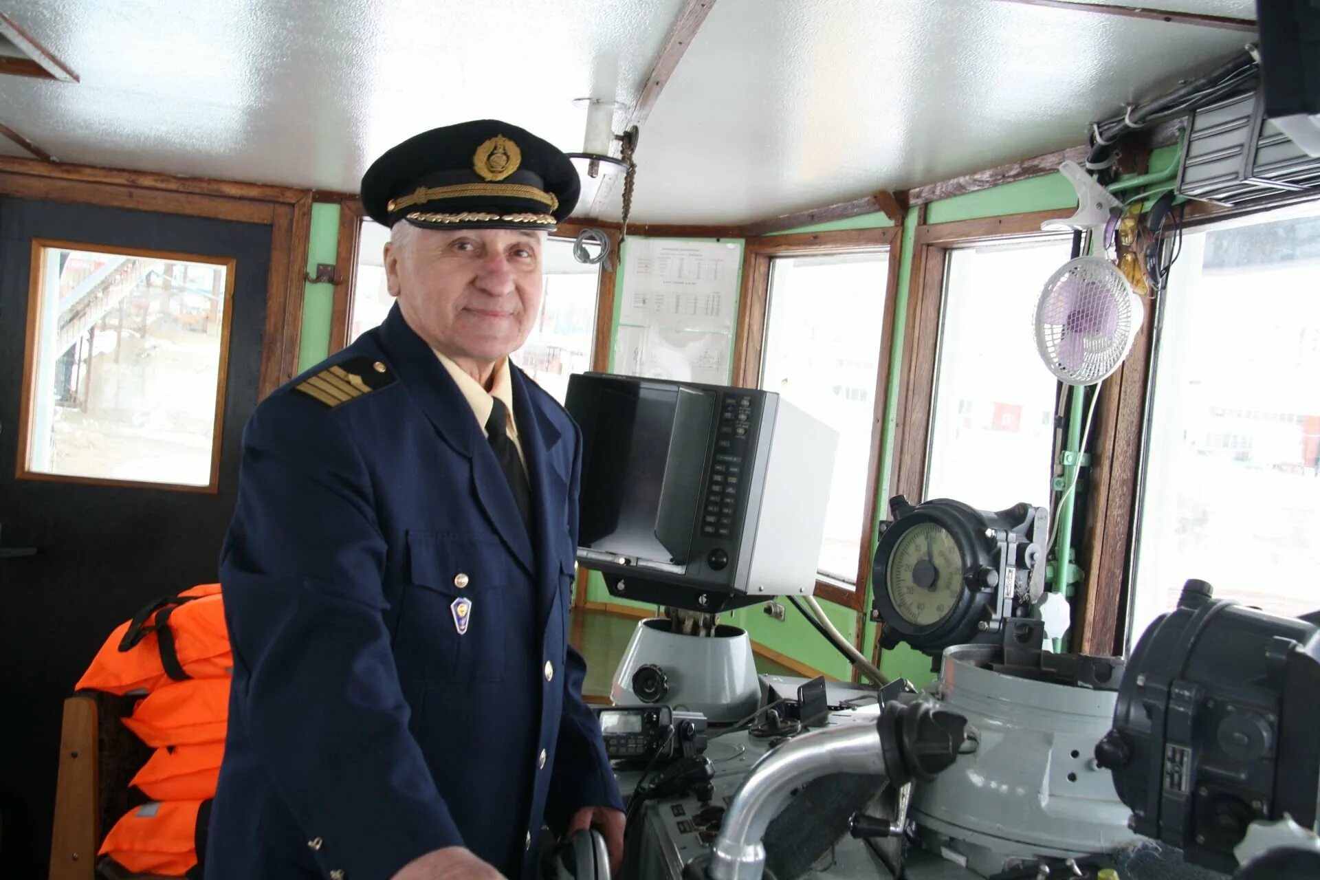 Командир речного судна