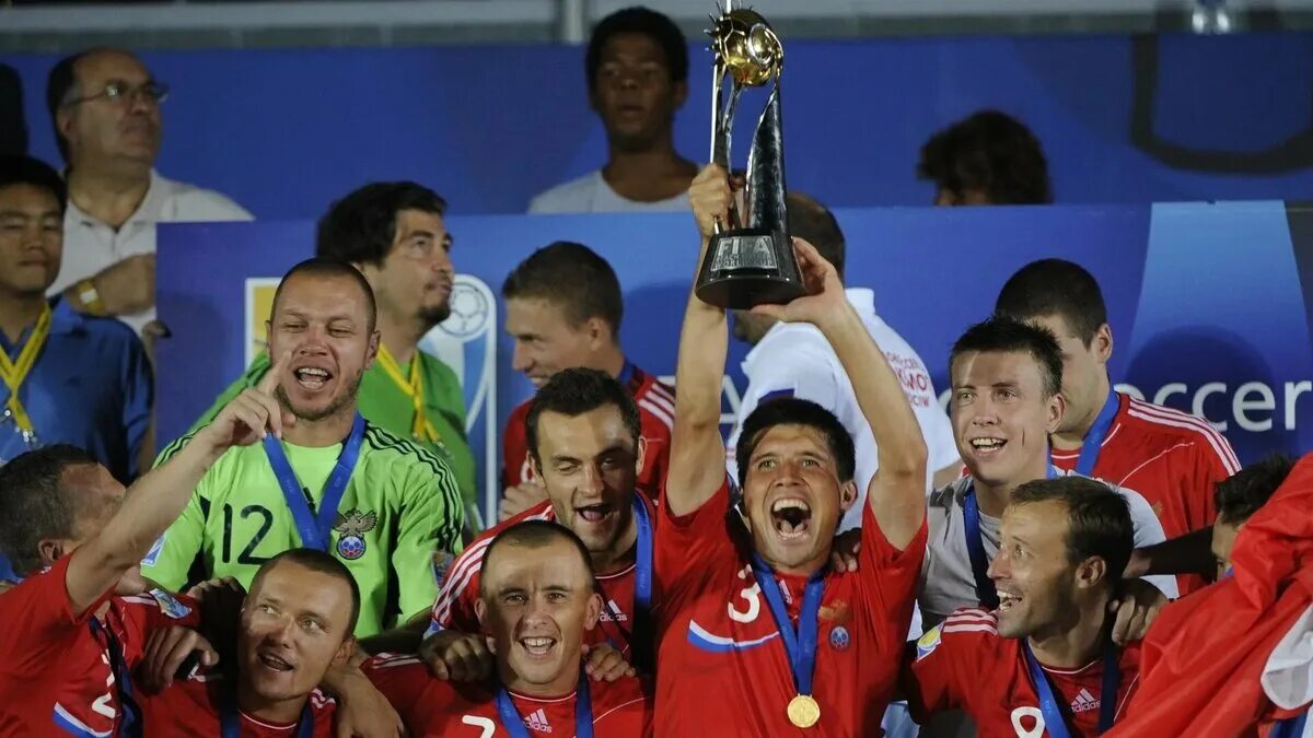Чемпионы россии по футболу за всю историю. Пляжный футбол сборная России 2011 чемпион.
