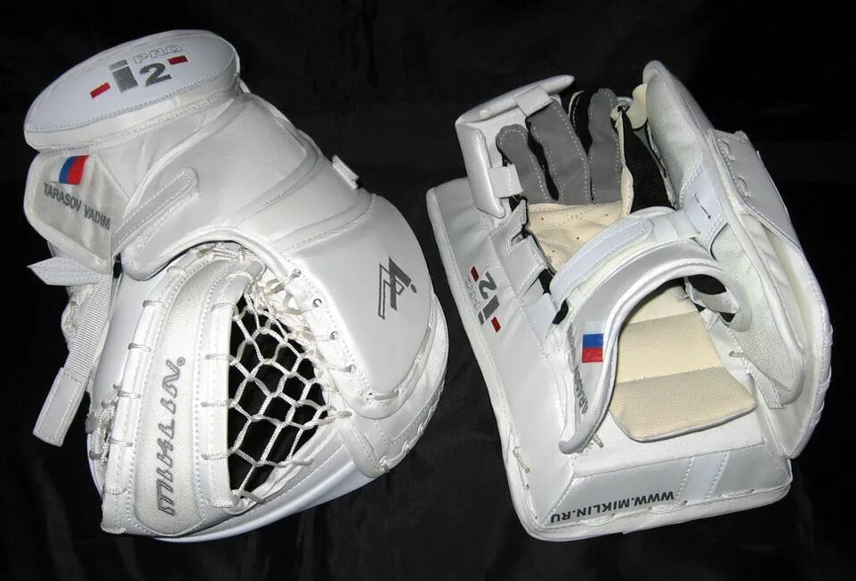 7 s19 jr. Вратарская перчатка в хоккее. Ловушка вратаря bauer 2х 2s. Вратарские перчатки хоккей. Хоккейная вратарская перчатка.