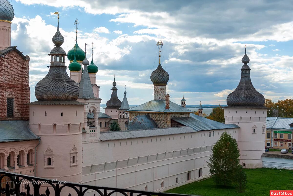 Кремлевский рост. Ростов Великий Кремль. Ярославский Кремль Ярославль. Ростовский Кремль 2023. Ростовский Кремль осень.