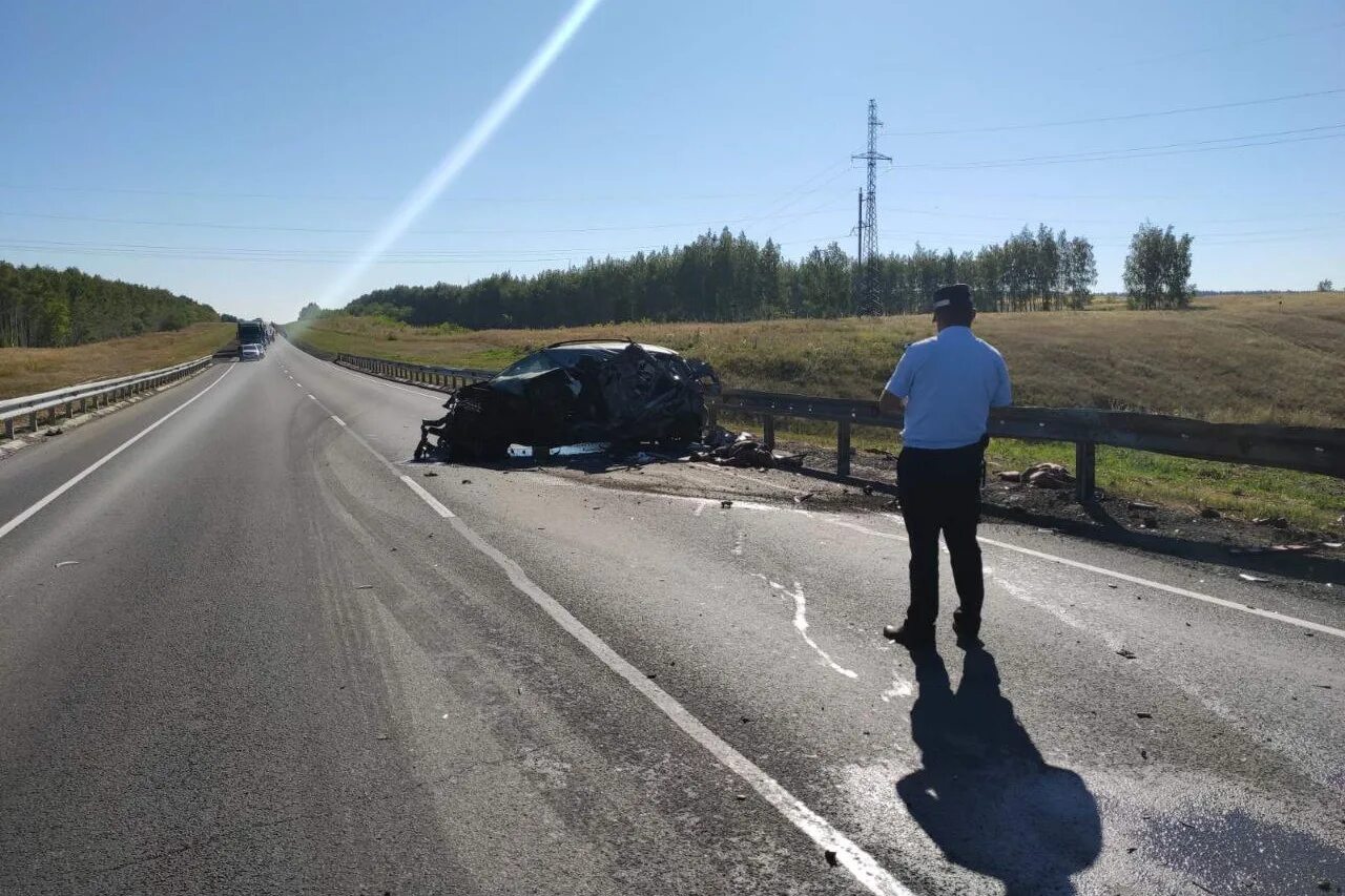 16 область. Авария на м5 вчера Самарская область. Авария в Самарской области вчера в Исаклинском районе. Авария на м5 в Исаклинском районе. ДТП В Самарской области ман 2022 год.