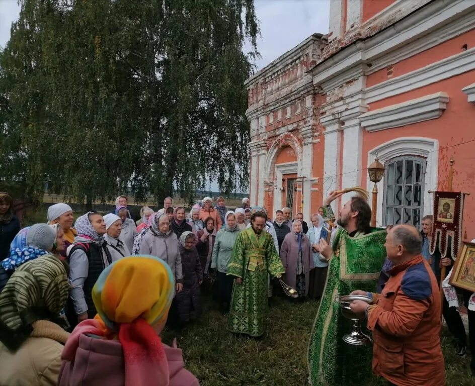Фото школы большое святцово. Большое святцово торжокский. Деревня шланга татарстан малофушина. Стефановский храм великий устюг. Печерки.