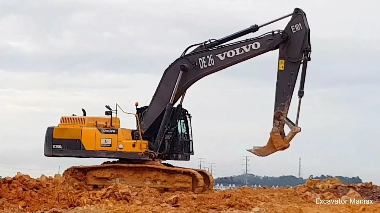 Экскаватор рипа. Экскаватор Volvo ec350d. Volvo 350 экскаватор. Риппер на экскаватор Вольво 300. Ripper на экскаватор.