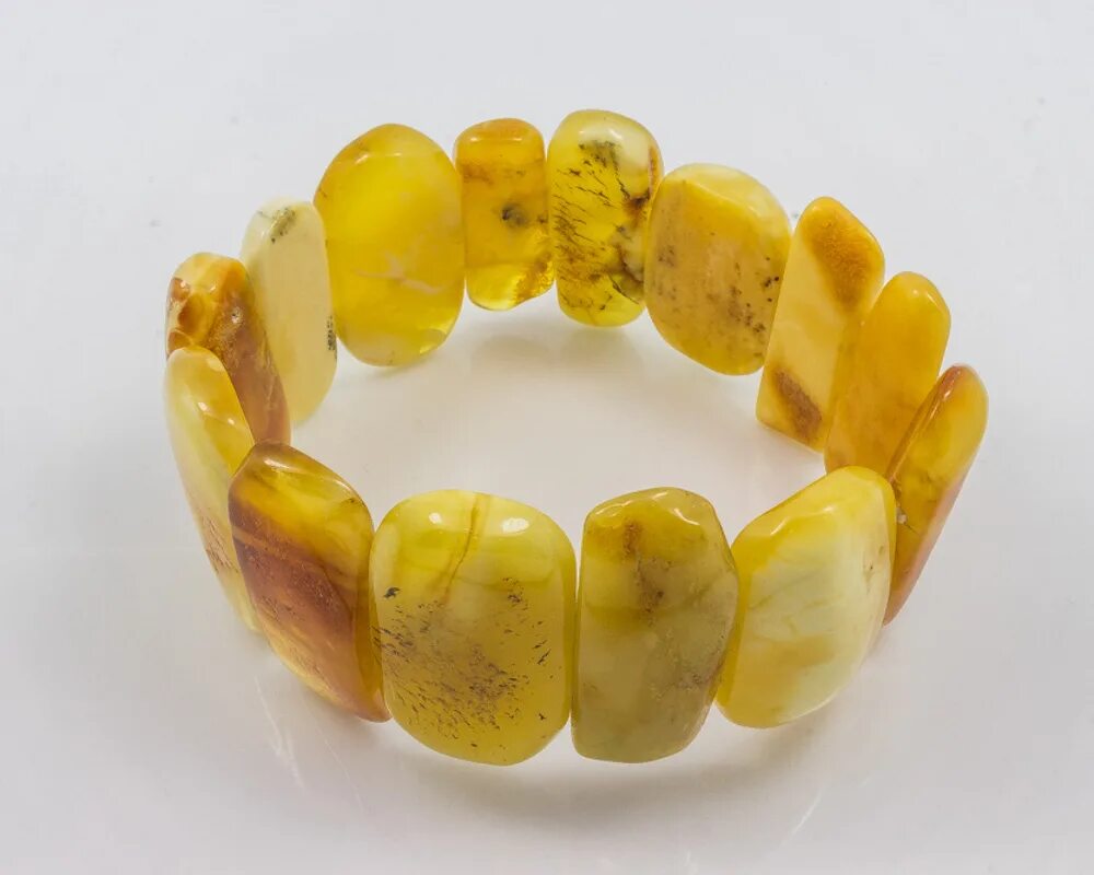 Янтарь медовый камень. Янтарь медовый королевский. Янтарь медовый королевский. Медовый янтарь. Янтарно медовый.